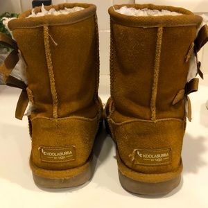 Victoria Short UGG boot 3Y